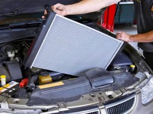 Cách kiểm tra két nước ô tô