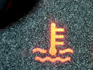 Đồng hồ báo nhiệt độ nước làm mát ô tô là gì?