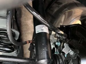 Giảm xóc ô tô bị chảy dầu