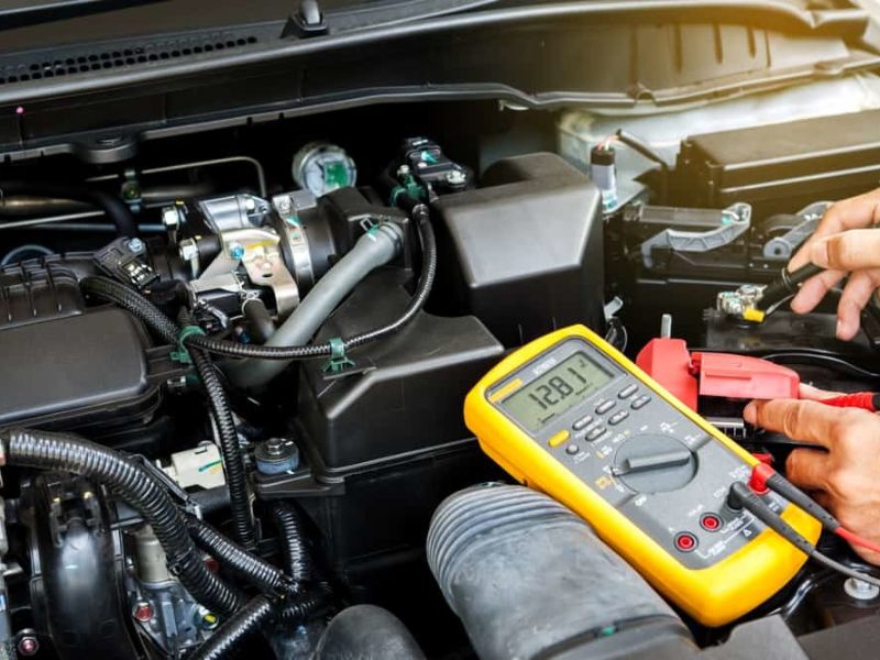 Nguyên nhân và cách xử lý khi đèn sau xe ô tô không tắt được 3 Hệ thống điều khiển điện tử trên ô tô gặp lỗi