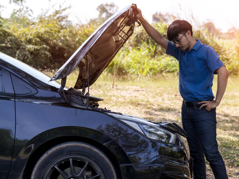 7 Nguyên nhân xe bị sôi két nước và cách khắc phục đơn giản 7 Khi xe bị sôi két nước, hãy tìm điểm an toàn để dừng xe