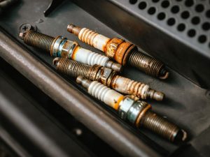 Kiểm tra bugi ô tô