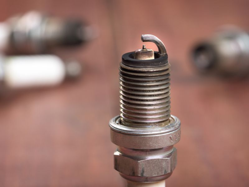 Kiểm tra khe hở bugi để đánh giá chất lượng