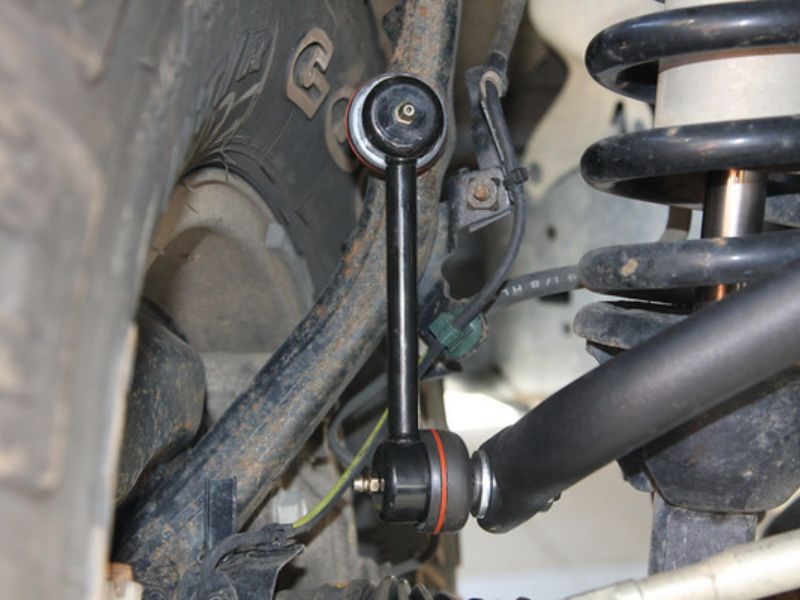 Cách kiểm tra dàn bi đầu và dấu hiệu nhận biết hư hỏng 3 Kiểm tra rotuyn trụ đứng