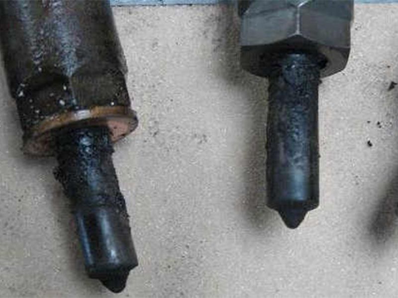 Xe ô tô đề không nổ: 11 nguyên nhân và cách khắc phục 4 Kim phun bị tắc hoặc bẩn