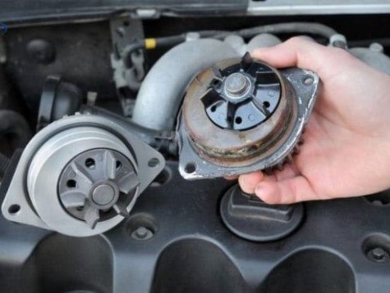 Lắp bơm nước ô tô mới đúng mã