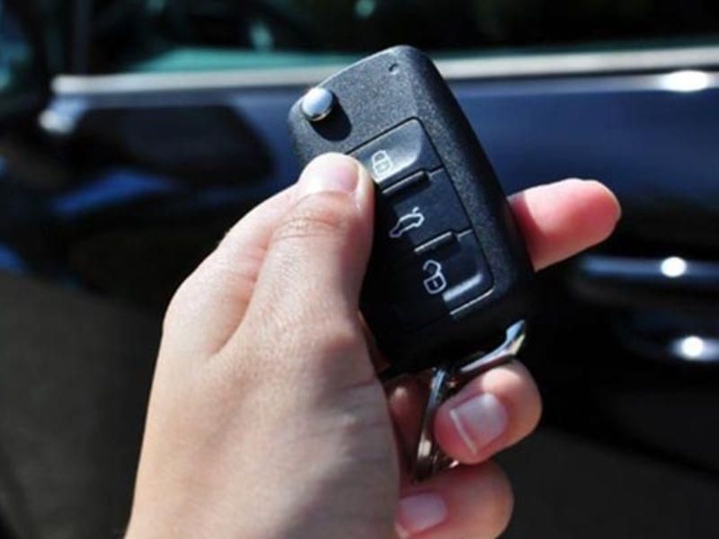 Xe ô tô đề không nổ: 11 nguyên nhân và cách khắc phục 6 Lỗi chìa khóa hoặc hệ thống chống trộm