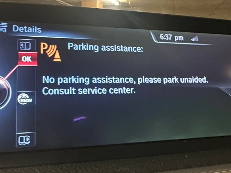 Cách kiểm tra cảm biến va chạm và dấu hiệu cảm biến hỏng 4 Màn hình giải trí có thể hiển thị thông báo như “Parking Assistance Malfunction”, “Parking Assist Error”