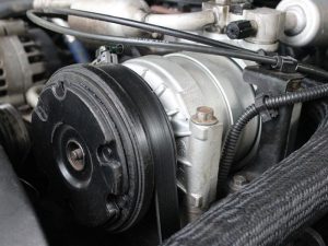 Mặt lốc điều hoà kêu