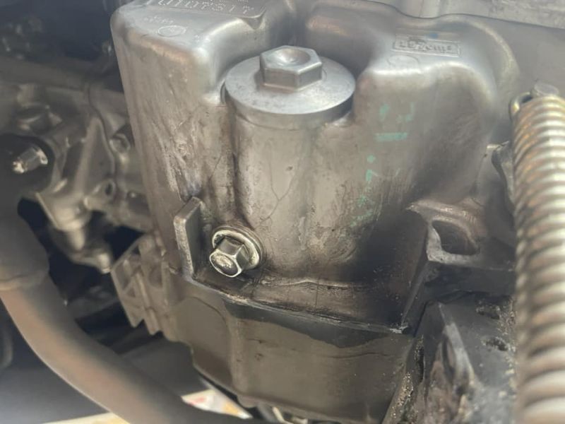 Thân máy hoặc lốc máy bị nứt do quá nhiệt