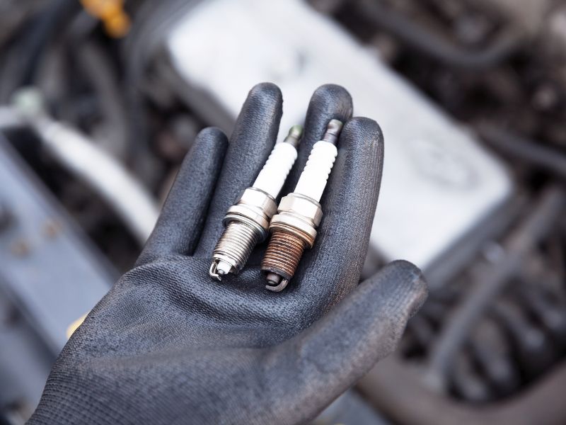 Thay bugi chất lượng định kỳ để xe chạy êm, bền máy