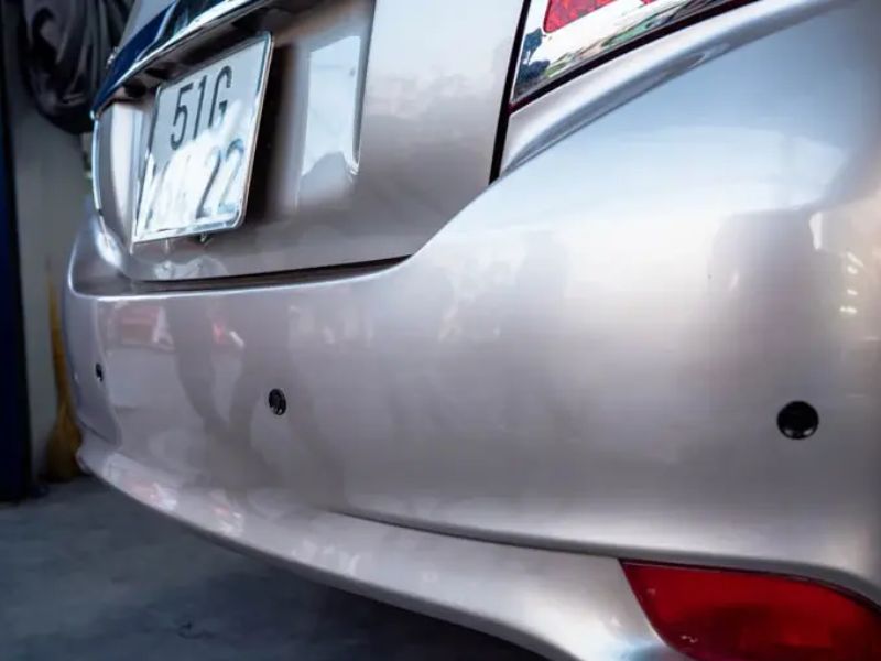 Cách kiểm tra cảm biến va chạm và dấu hiệu cảm biến hỏng 5 Va chạm nhẹ làm lệch hoặc nứt cảm biến