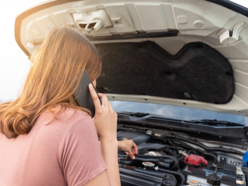 Xe bị chết máy đột ngột khi đang di chuyển