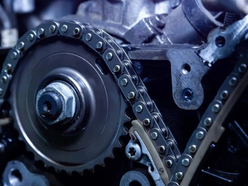 Ô tô có tiếng kêu khu vực nhông cam: Nguyên nhân và cách xử lý 1 Xích cam lâu ngày không kiểm tra bị hỏng, phát ra tiếng kêu lạch cạch