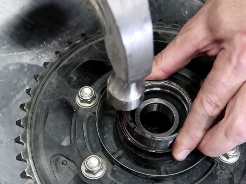 Bạc đạn bánh xe hư hỏng