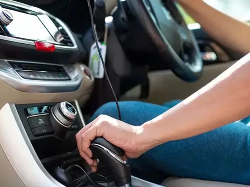 Xe bị giật khi bắt đầu khởi hành