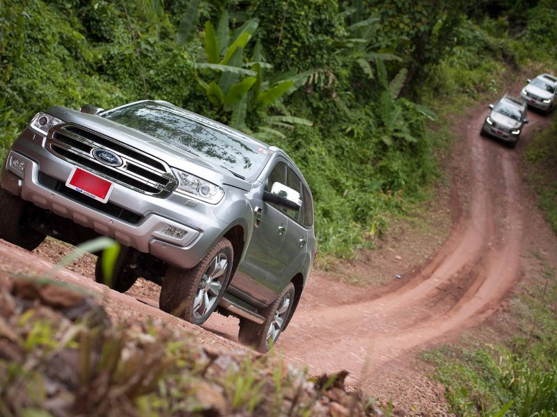 Xe chở nặng hoặc leo dốc nhiều khiến cho côn xe nhanh mòn