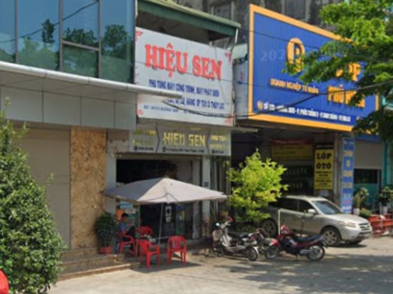 Cửa hàng phụ tùng ô tô Hiệu Sen