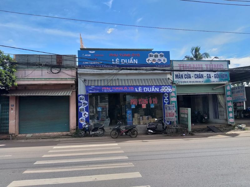 Cửa hàng phụ tùng ô tô Lê Duẩn